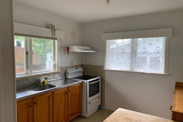 Photo of property in 35 Lingfield Street, Glenfield, Auckland, 0629