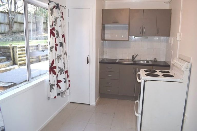 Photo of property in 2/527 Beach Road, Murrays Bay, Auckland, 0630