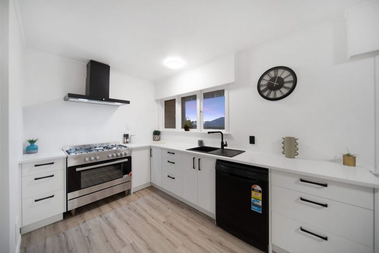 Photo of property in 10 London Street, Pukekohe, 2120