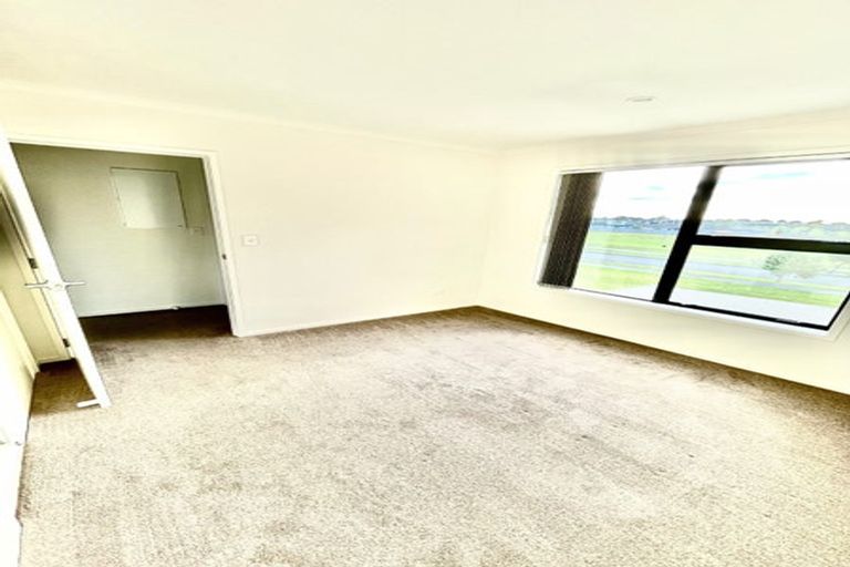 Photo of property in 12 Fermi Lane, Papakura, 2110