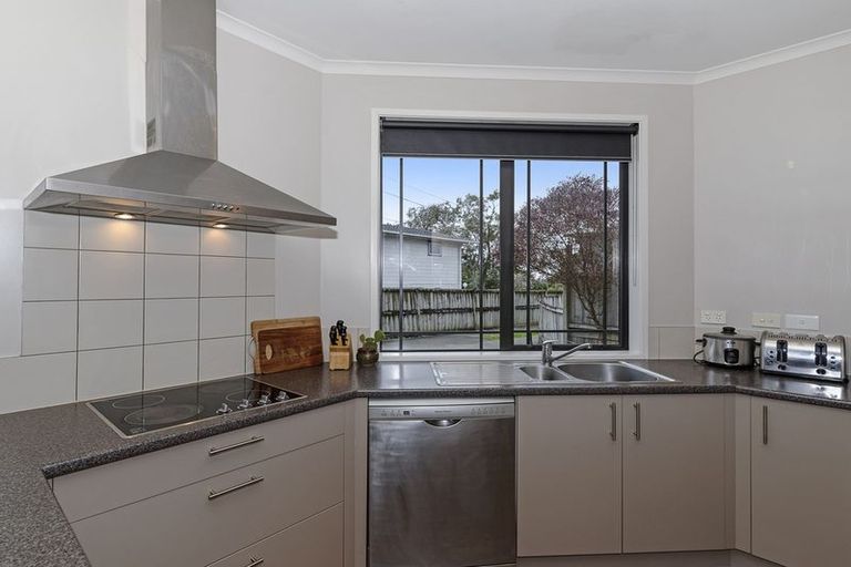 Photo of property in 77h Sturges Road, Henderson, Auckland, 0612