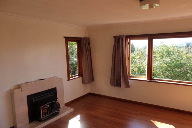 Photo of property in 31 Garden Road, Northland, Wellington, 6012