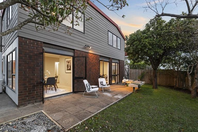 Photo of property in 2/14 Aramoana Avenue, Devonport, Auckland, 0624