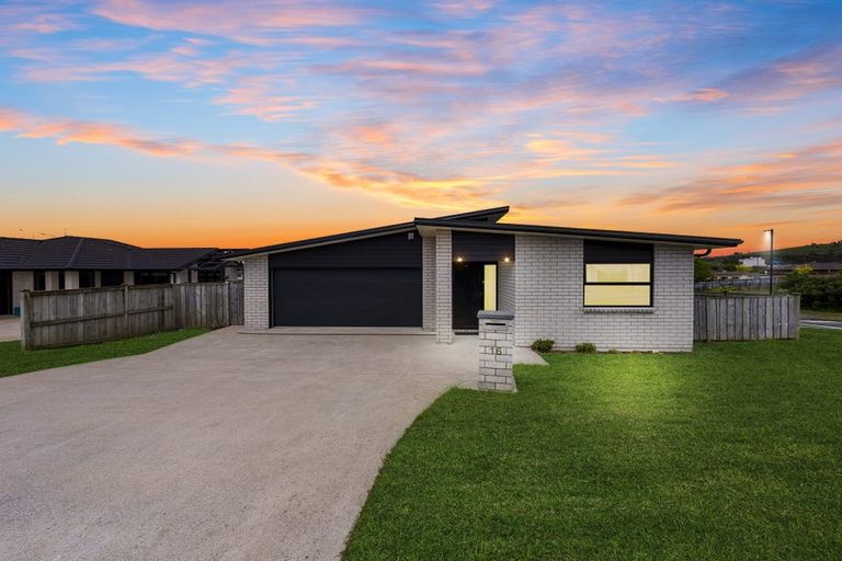 Photo of property in 16 Mclean Street, Pokeno, 2402