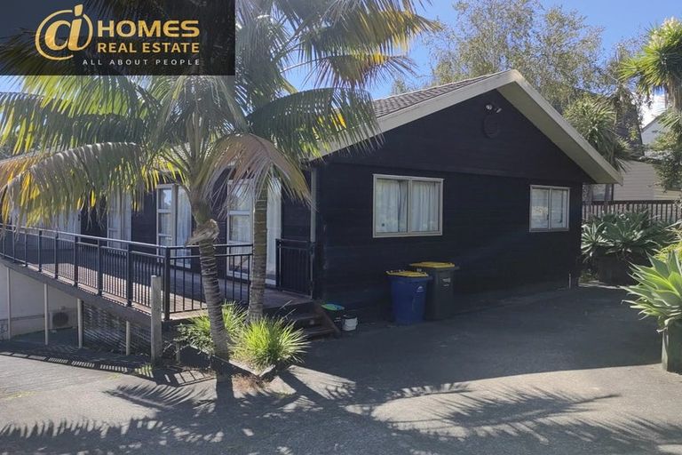 Photo of property in 4 Lynngate Place, Hillcrest, Auckland, 0627