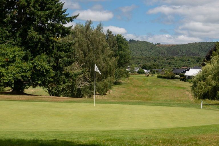 Photo of property in 1 Seagers Close, Kinloch, Taupo, 3377