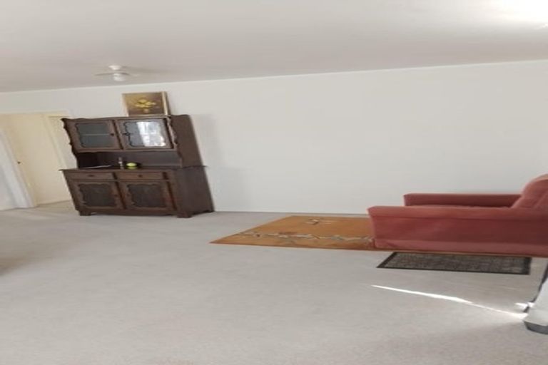 Photo of property in 2/8 Quiet Street, Te Atatu South, Auckland, 0610