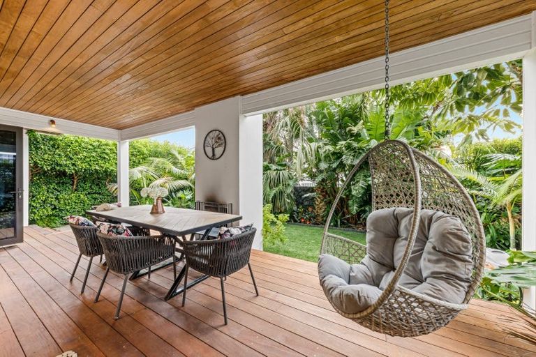 Photo of property in 46 St Michaels Avenue, Point Chevalier, Auckland, 1022