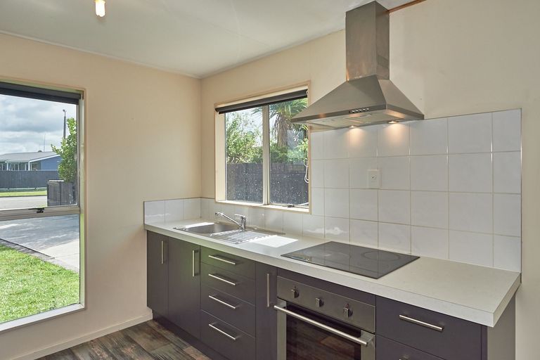 Photo of property in 36 Acacia Street, Kelvin Grove, Palmerston North, 4414