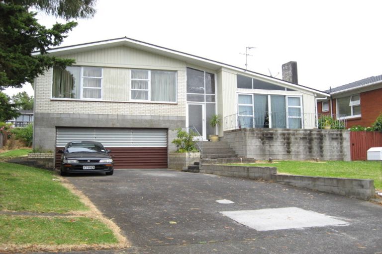 Photo of property in 10 Waterlea Avenue, Mangere Bridge, Auckland, 2022