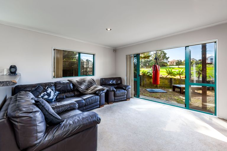 Photo of property in 19 Midshipman Court, Gulf Harbour, Whangaparaoa, 0930
