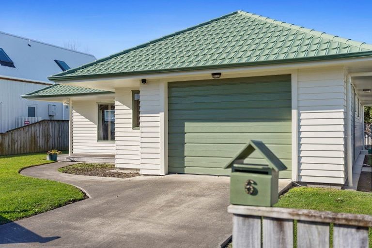 Photo of property in 6 Waihurihia Street, Otaki, 5512