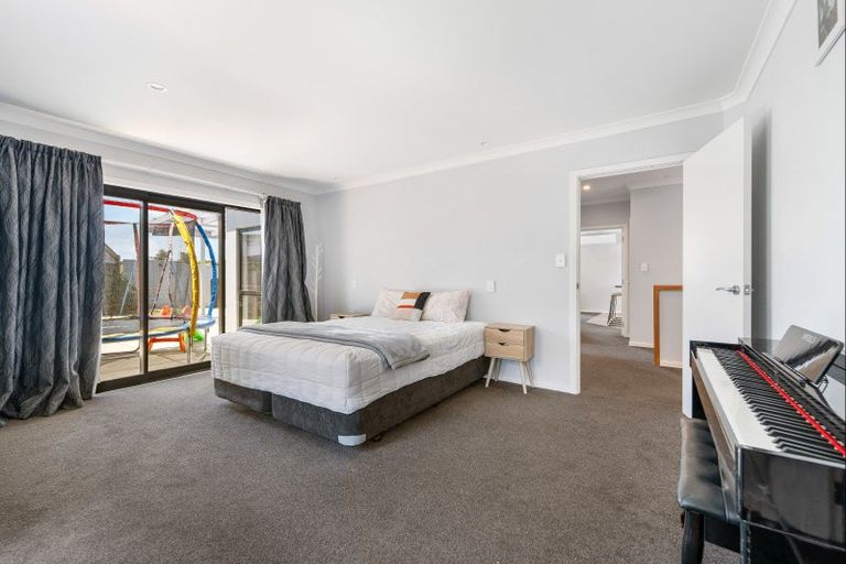 Photo of property in 1 Vaucluse Heights, Fitzherbert, Palmerston North, 4410