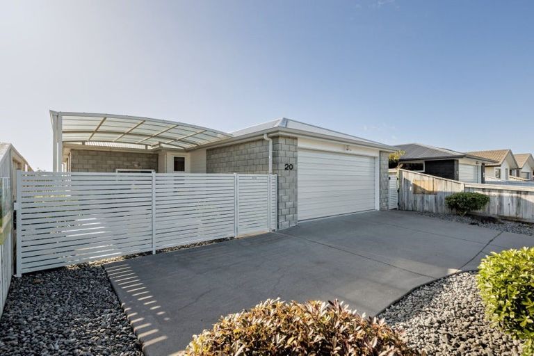 Photo of property in 20 Marion Crescent, Papamoa Beach, Papamoa, 3118