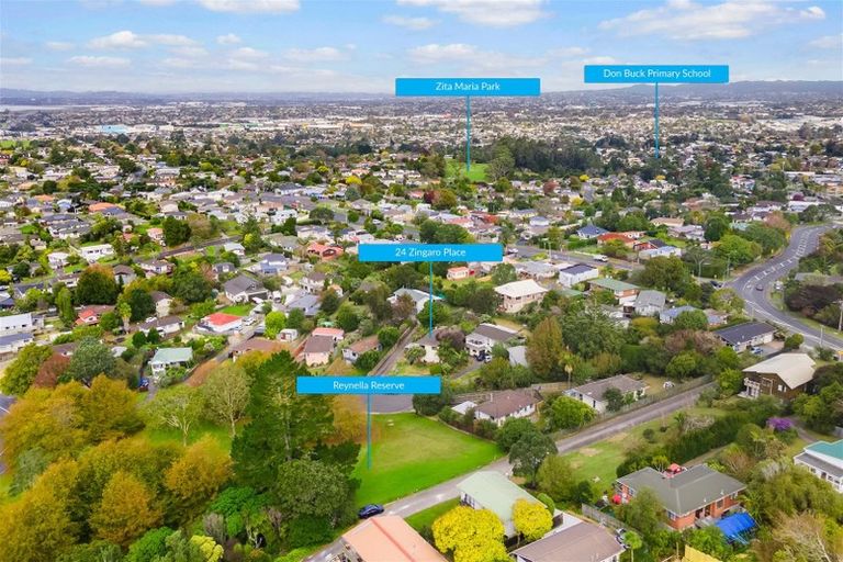 Photo of property in 24 Zingaro Place, Massey, Auckland, 0614