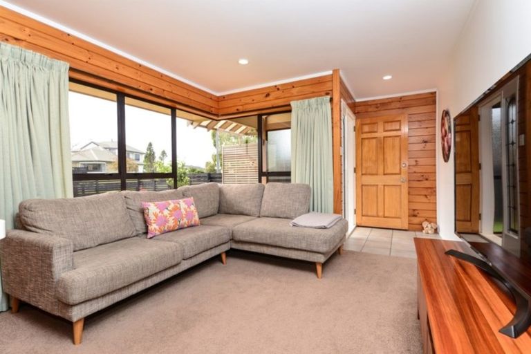 Photo of property in 15 Dallinger Street, St Andrews, Hamilton, 3200