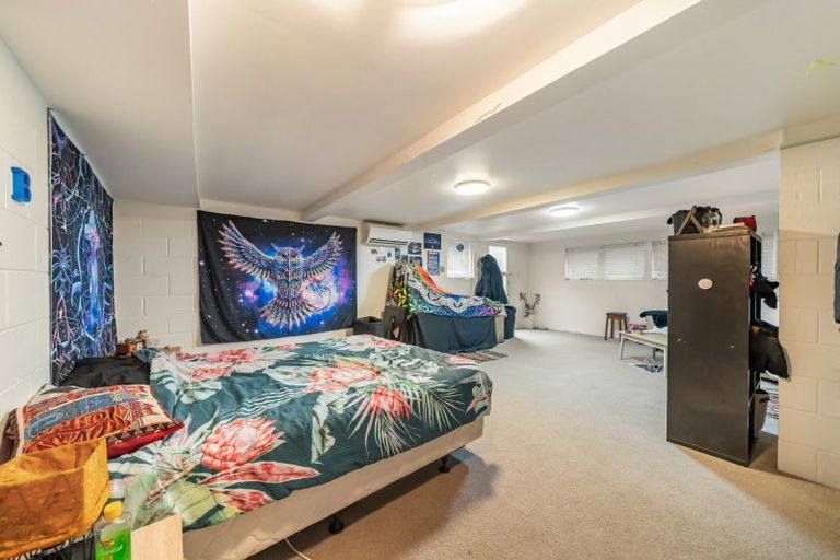 Photo of property in 62 Tio Tio Road, Miramar, Wellington, 6022