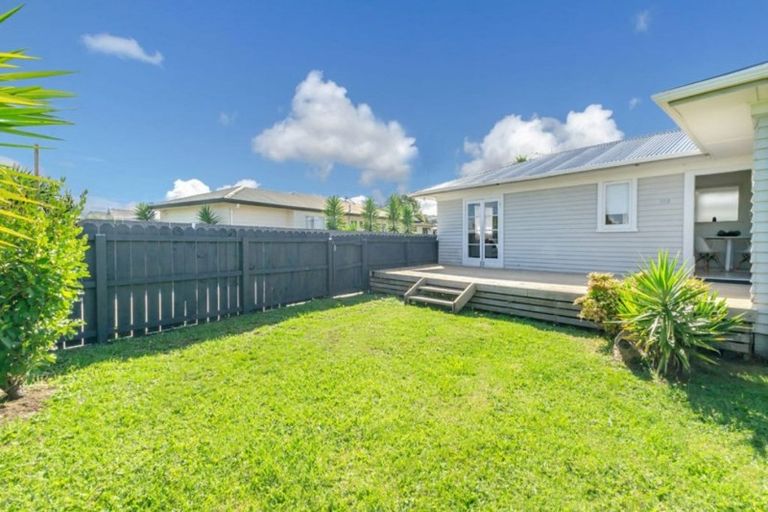 Photo of property in 102 Dominion Road, Papakura, 2110