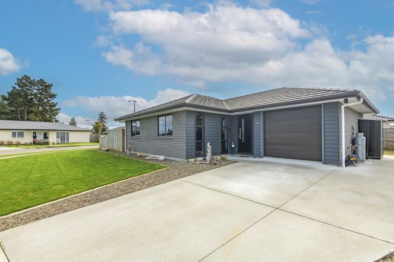 Photo of property in 27 Oldfield Lane, Marton, 4710