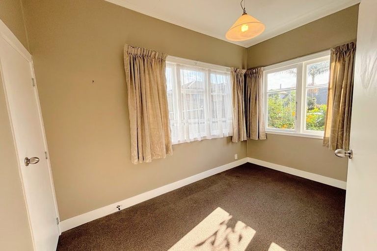Photo of property in 25 Beach Road, Pahurehure, Papakura, 2113