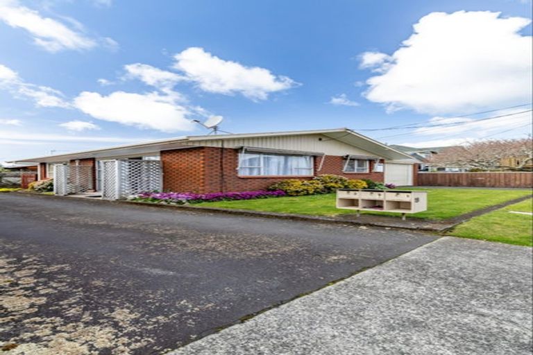 Photo of property in 1/19 Norman Street, Lower Vogeltown, New Plymouth, 4310