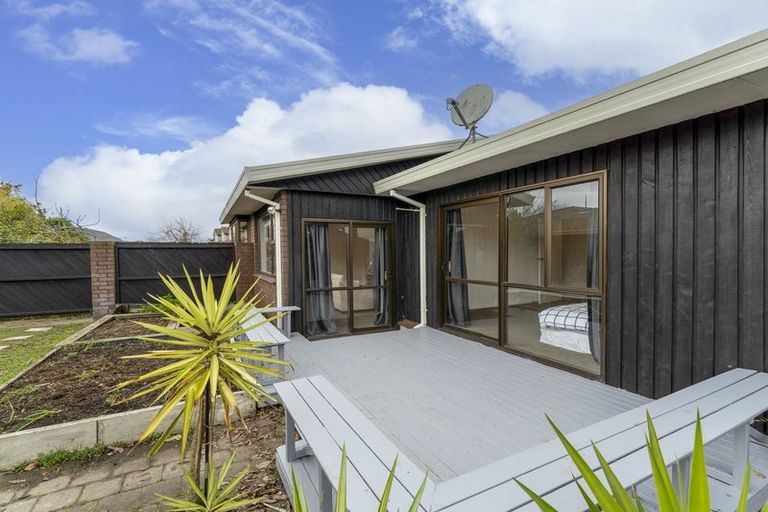 Photo of property in 20 Cherrywood Place, Redwood, Christchurch, 8051