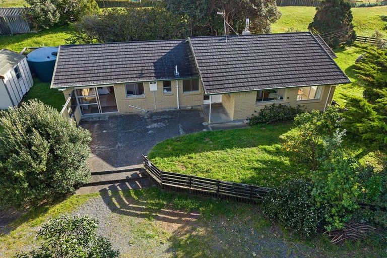 Photo of property in 107 Paetawa Road, Peka Peka, Waikanae, 5391