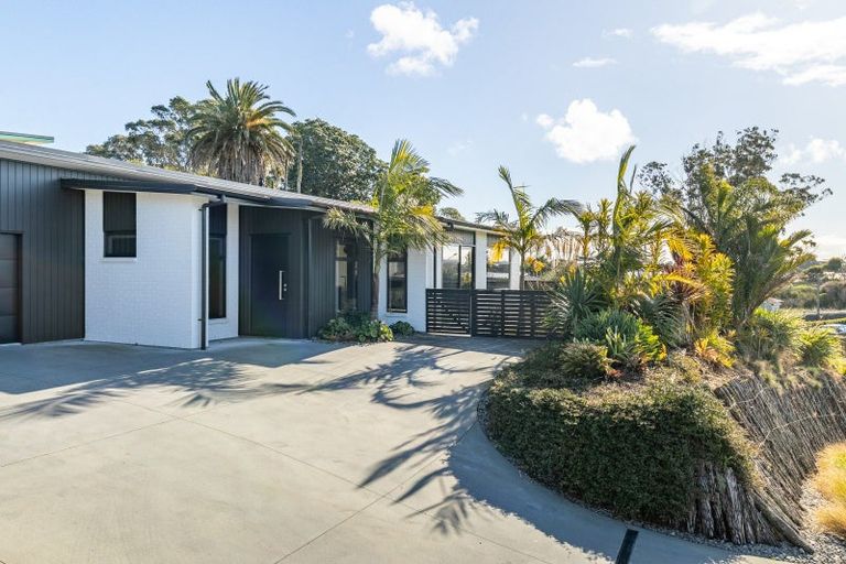 Photo of property in 2 Piper Way, Glen Avon, New Plymouth, 4312