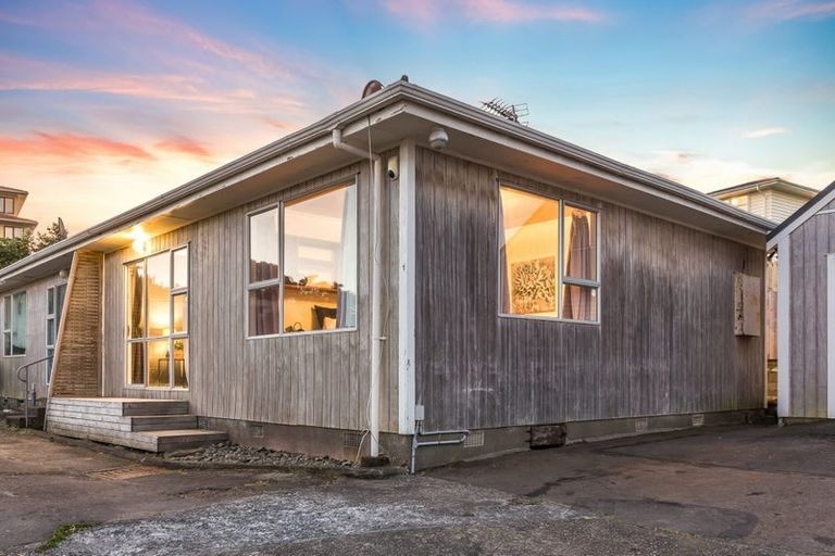 Photo of property in 1/3 Vella Street, Titahi Bay, Porirua, 5022