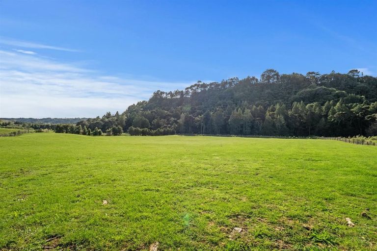 Photo of property in 30 Sunnyside Road, Coatesville, 0793