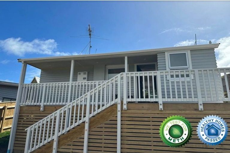 Photo of property in 21 William Street, Waikanae Beach, Waikanae, 5036