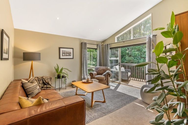 Photo of property in 25 Bemrose Place, Cockle Bay, Auckland, 2014