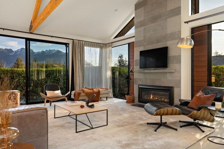 Photo of property in 2 Buckler Court, Jacks Point, Queenstown, 9371