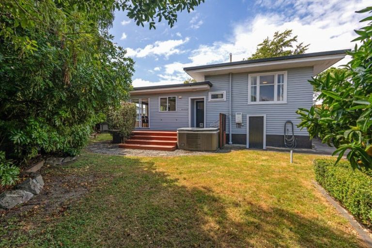 Photo of property in 6 Hughes Avenue, Hokowhitu, Palmerston North, 4410