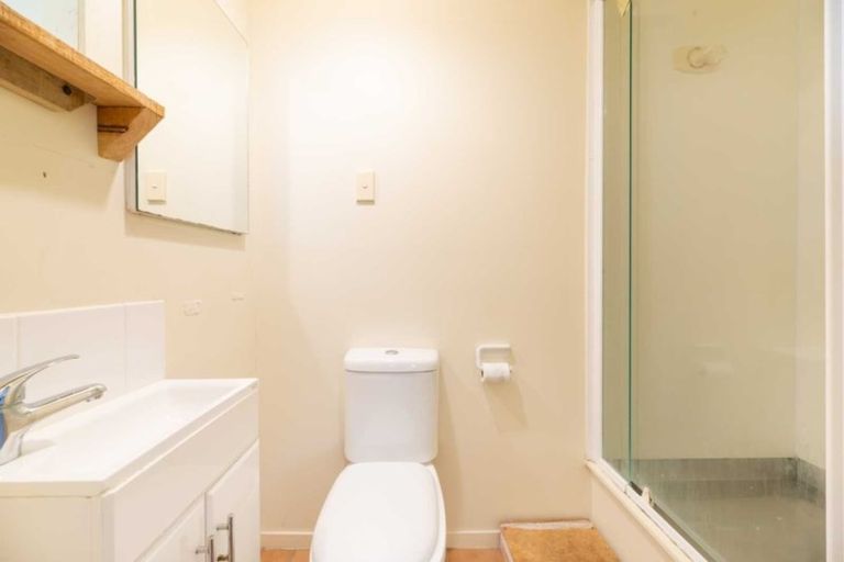 Photo of property in 36 Butterworth Drive, Glendene, Auckland, 0602