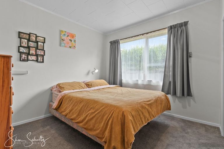 Photo of property in 7 Whaka Street, Maungaturoto, 0520