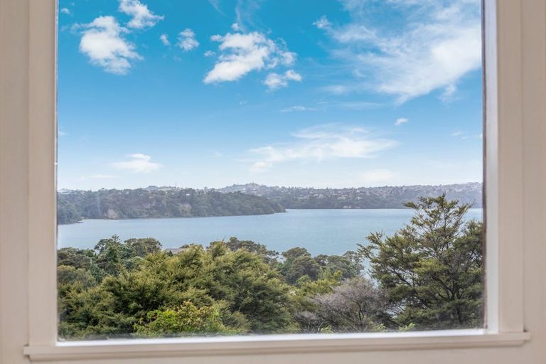 Photo of property in 98 Otitori Bay Road, Titirangi, Auckland, 0604