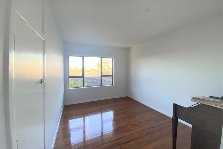 Photo of property in 57 Corunna Road, Milford, Auckland, 0620