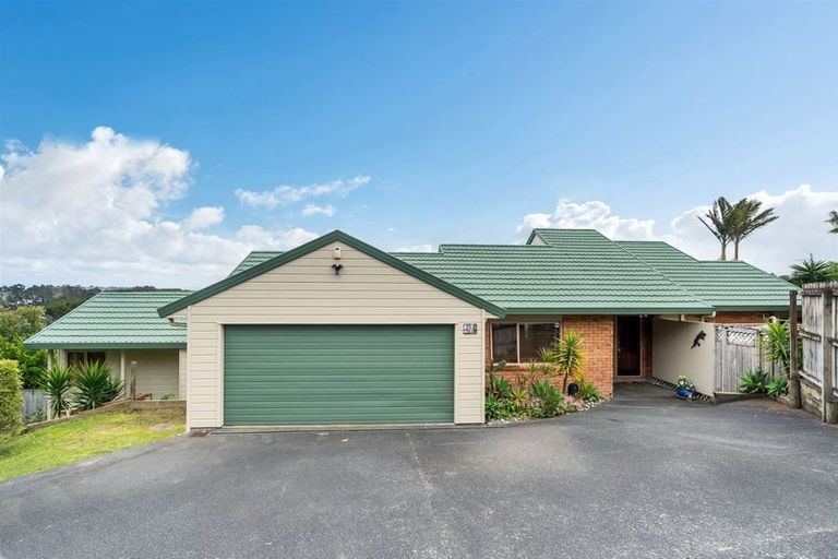 Photo of property in 636d East Coast Road, Pinehill, Auckland, 0630