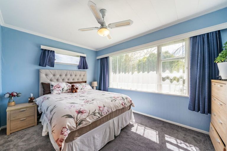 Photo of property in 13 Whites Line West, Woburn, Lower Hutt, 5010