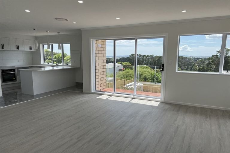 Photo of property in 85c Lake Panorama Drive, Henderson Valley, Auckland, 0614
