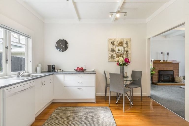 Photo of property in 41 Hillsborough Road, Hillsborough, Auckland, 1042