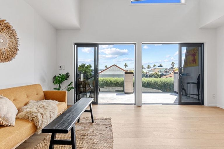 Photo of property in 8/2 Stewart Street, Raglan, 3225