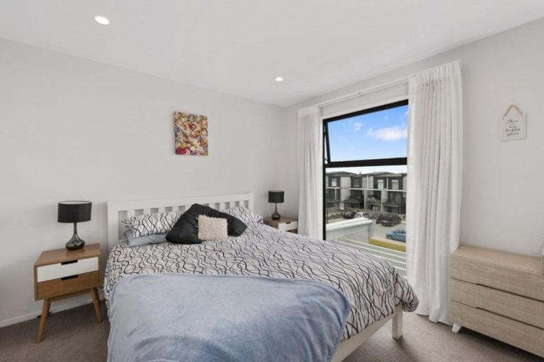 Photo of property in 10 Carder Court, Hobsonville, Auckland, 0618