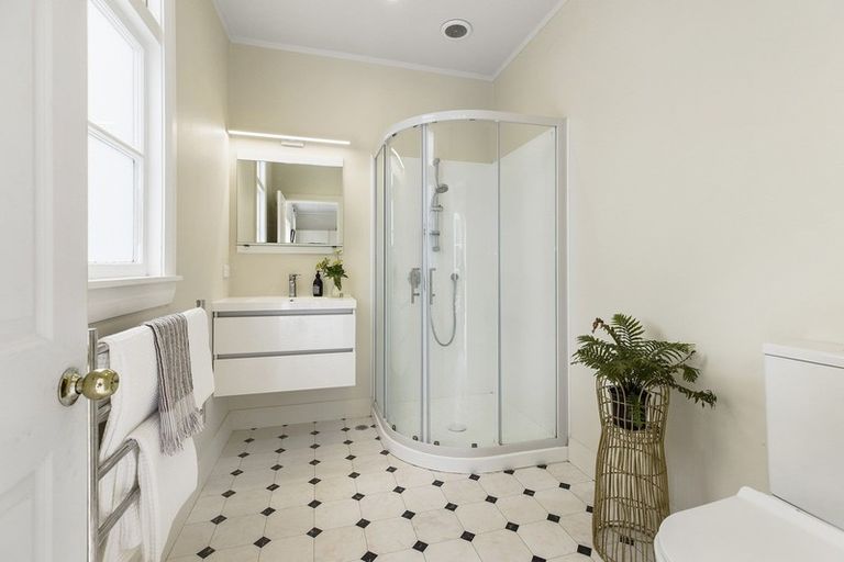 Photo of property in 14 Lerwick Terrace, Melrose, Wellington, 6023