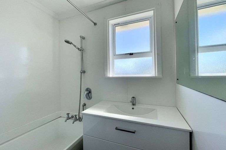 Photo of property in 142 Cracroft Street, Waitara, 4320