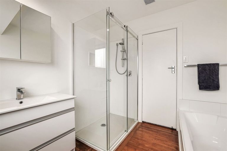 Photo of property in 6 Daniels Road, Redwood, Christchurch, 8051