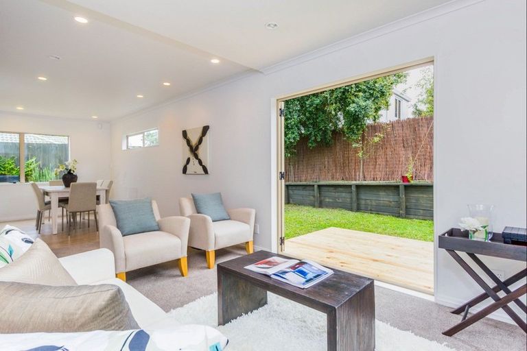 Photo of property in 41a Alberta Street, Point Chevalier, Auckland, 1022