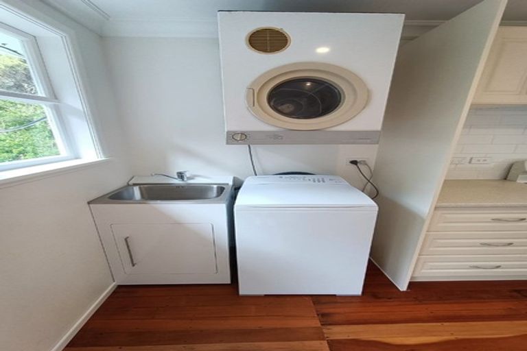 Photo of property in 139 Kamahi Street, Stokes Valley, Lower Hutt, 5019