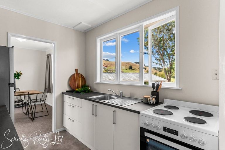 Photo of property in 15 Doctors Hill Road, Maungaturoto, 0520